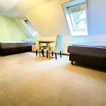 Groot - 10 Personen - 4 Slaapkamers - Perfect Voor Teams & Monteurs - * Friedeburg (Lower Saxony)
