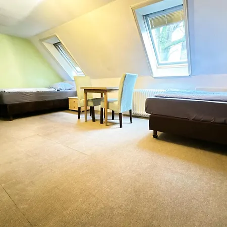 Groot - 10 Personen - 4 Slaapkamers - Perfect Voor Teams & Monteurs - * Friedeburg (Lower Saxony)
